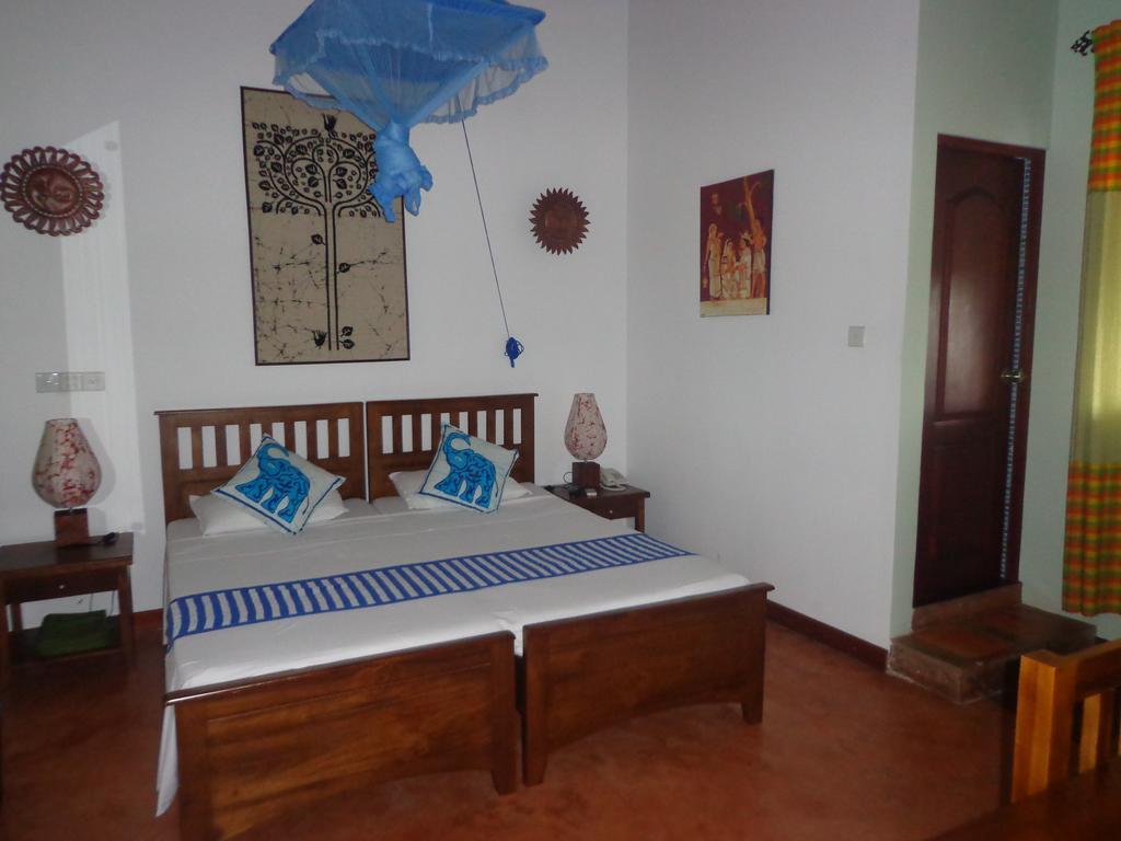 Blue Elephant Tourist Guesthouse Kudapaduwa Экстерьер фото