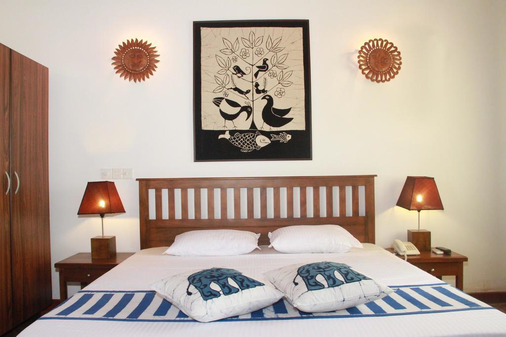 Blue Elephant Tourist Guesthouse Kudapaduwa Экстерьер фото